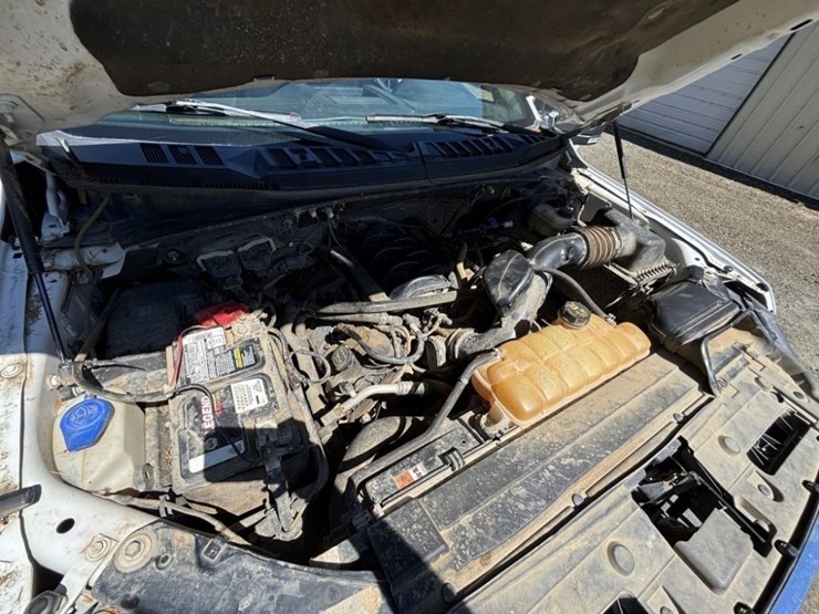 2016-ford-f150-xlt-image-13