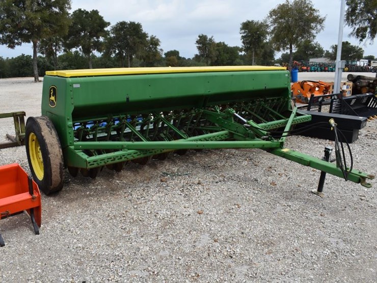 john-deere-8300-image-2