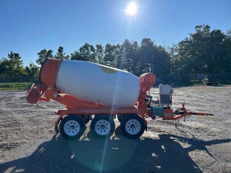 2024-2-cubic-meter-tow-behind-tri/a-concrete-mixer-image-3