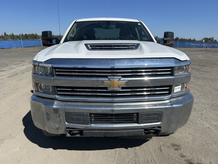 2018-chevrolet-silverado-2500-image-8