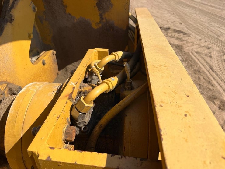 caterpillar-cs-563-image-10