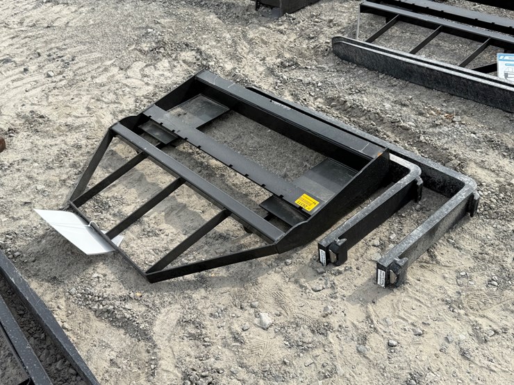 #2000-•-#26511-•-unused-mower-king-sa-skid-steer-forks-image-3