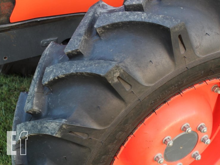 2012-kubota-m5-111-image-2