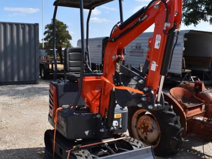 agt-mx15r-mini-excavator-(serial-#-mx15r2024j0000294)-(showing-appx-54-hour-image-2