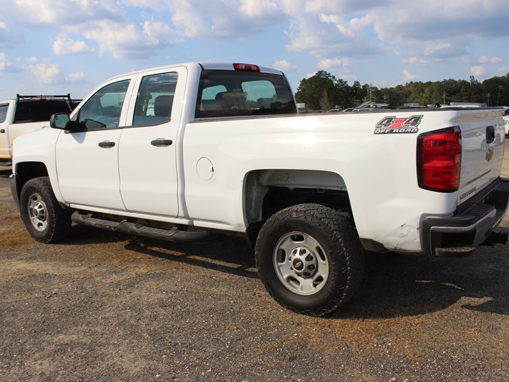 2015-chevrolet-2500-image-4