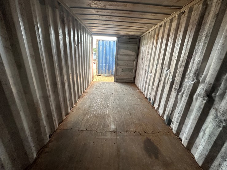 #1225-•-20-ft-shipping-container-image-17