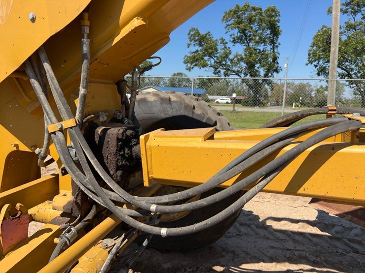 caterpillar-140m-image-10
