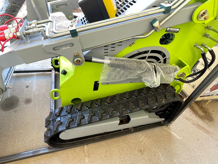#4601-•-landhero-mini-skid-steer-loader-image-6