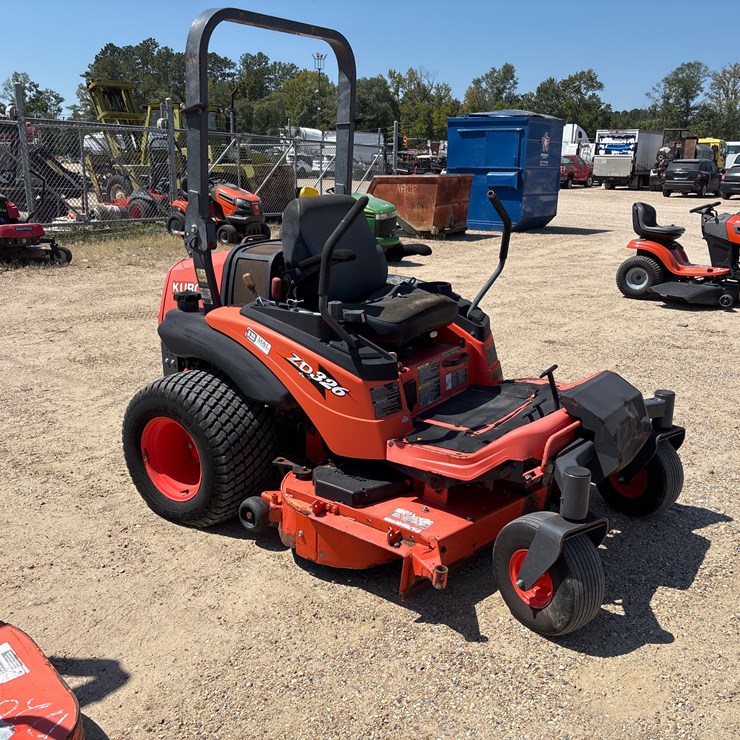 KUBOTA ZD326