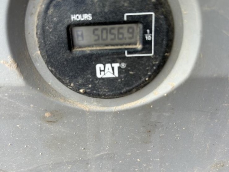2017-caterpillar-320fl-image-38