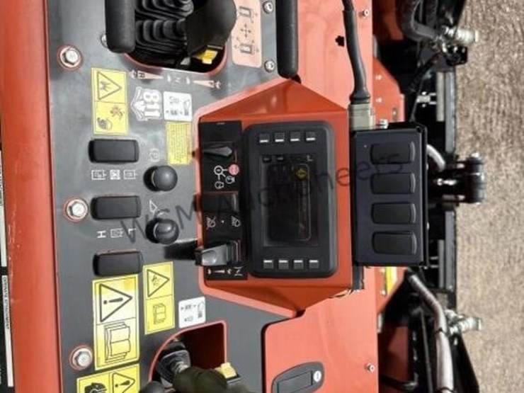 2020-ditch-witch-sk3000-image-11