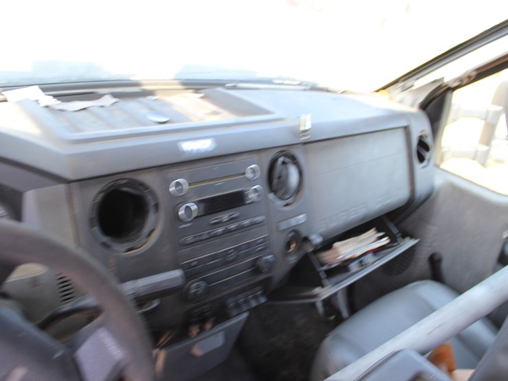 2014-ford-f550-image-8