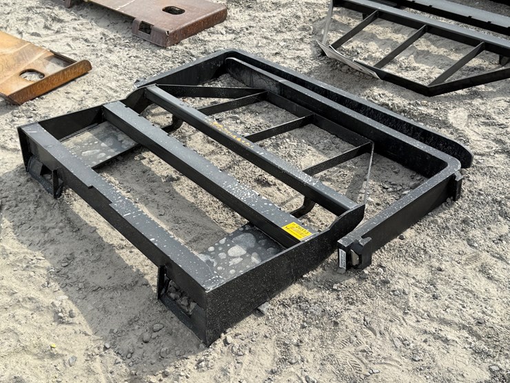#2000-•-#26513-•-unused-mower-king-sa-skid-steer-forks-image-1