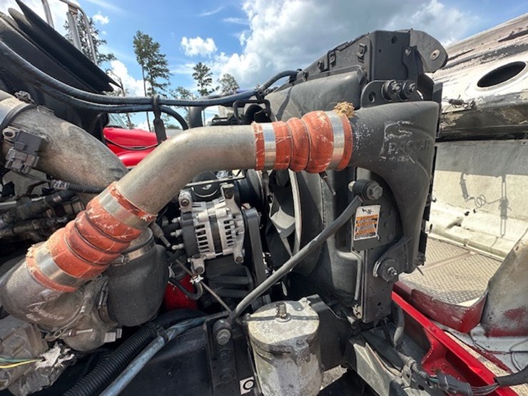 2008-peterbilt-335-image-65
