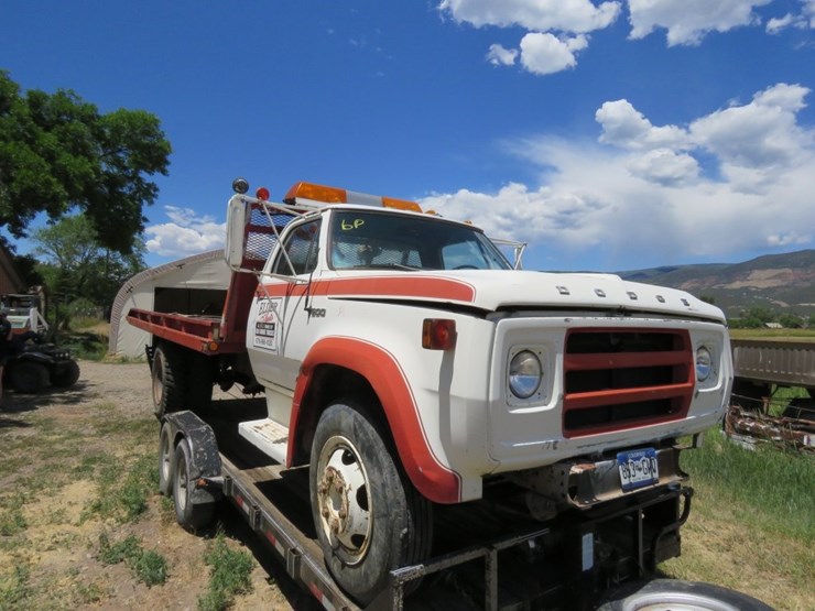 1974-dodge-d600-image-1