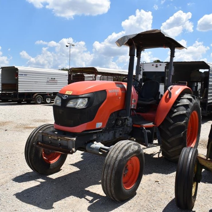 KUBOTA M9960