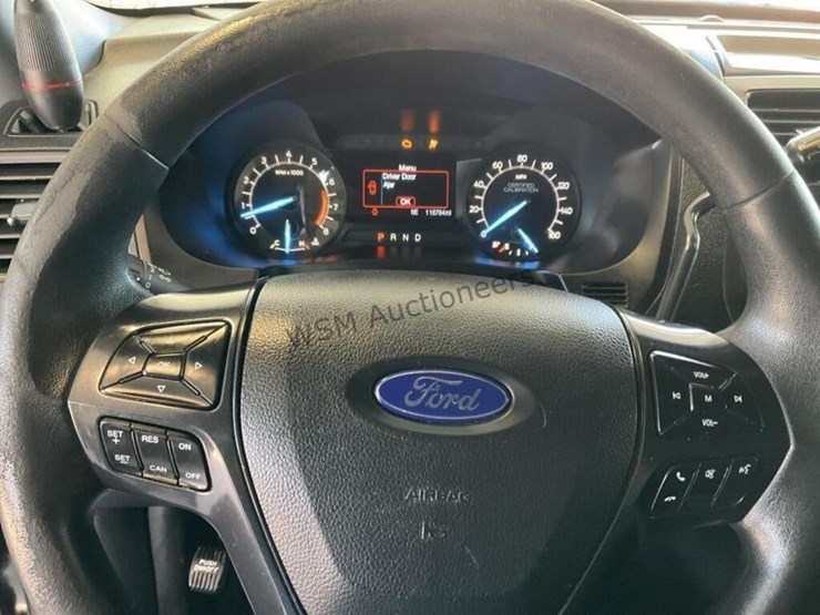2017-ford-explorer-image-15