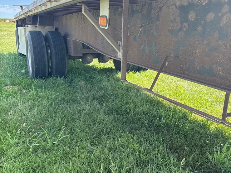 2000-utility-97-1/2-inch-x-48ft-spread-axle-flatbed-semi-trailer-image-6