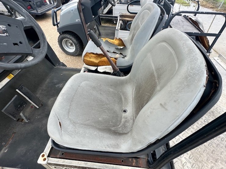 club-car-carryall-272-image-15