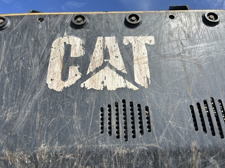 2019-caterpillar-555d-image-9