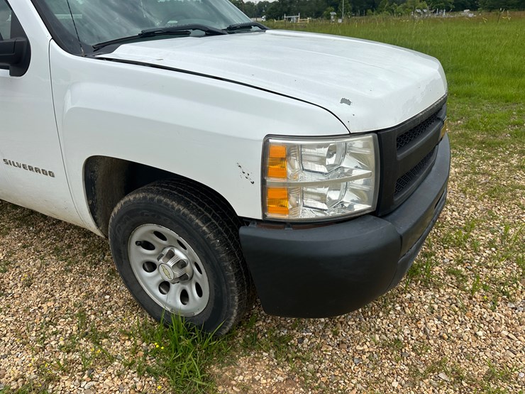 2013-chevrolet-silverado-image-18
