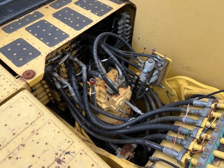 komatsu-pc240ll-image-25