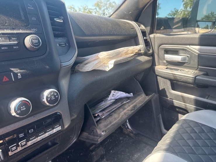 2019-dodge-ram-5500-image-38