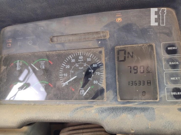 2005-deere-300d-image-7
