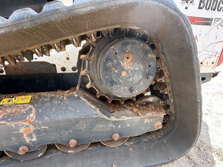 2016-bobcat-t740-image-13