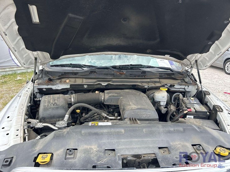 2020-ram-1500-classic-image-8