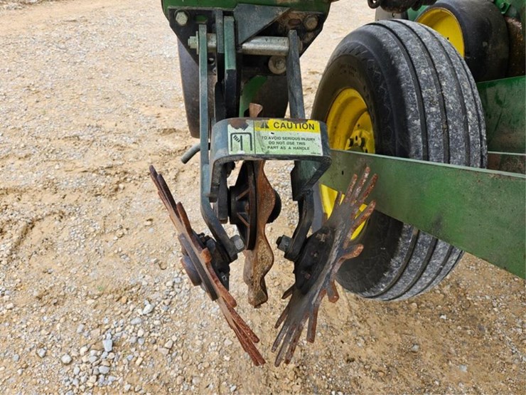 john-deere-7200-image-36