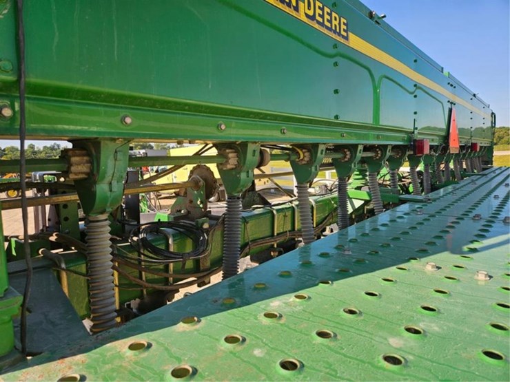 john-deere-1530-image-35