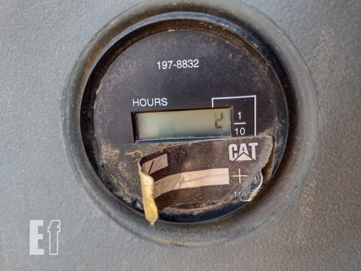 2004-caterpillar-420d-image-6