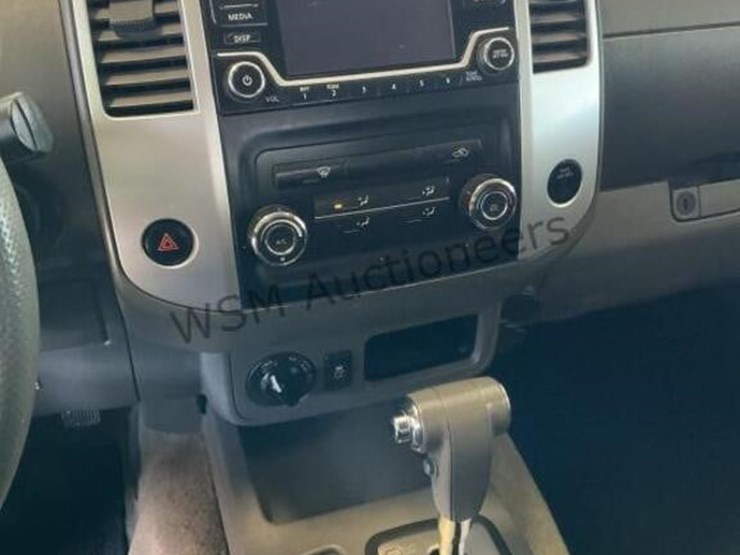 2015-nissan-frontier-image-19
