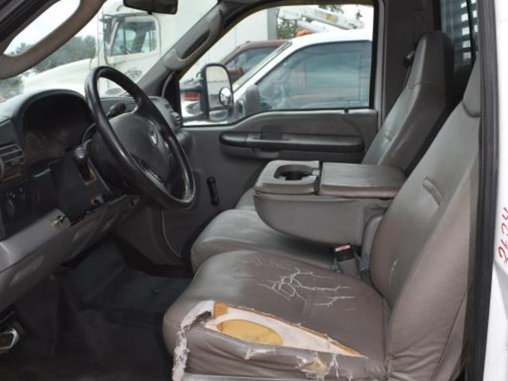2006-ford-f550-image-5