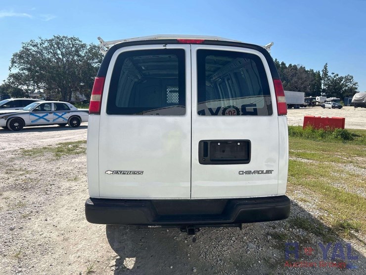 2006-chevrolet-express-2500-cargo-van-image-26
