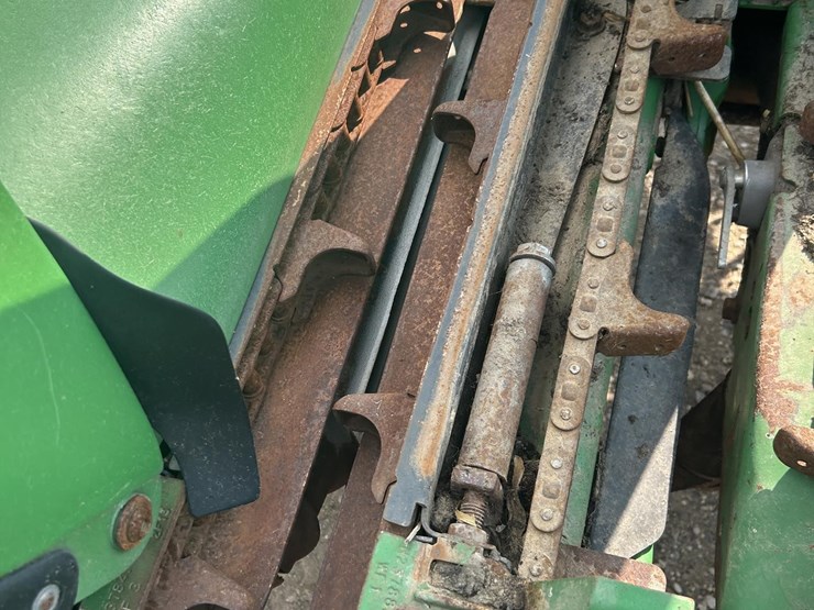 2012-john-deere-618c-image-26
