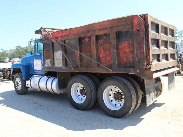 1987-mack-r688st-image-4
