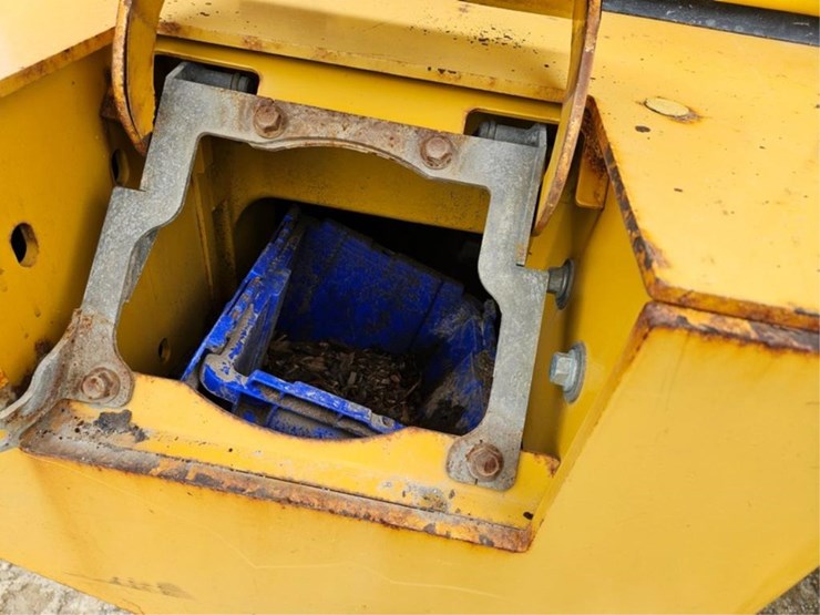 2012-deere-624k-image-38