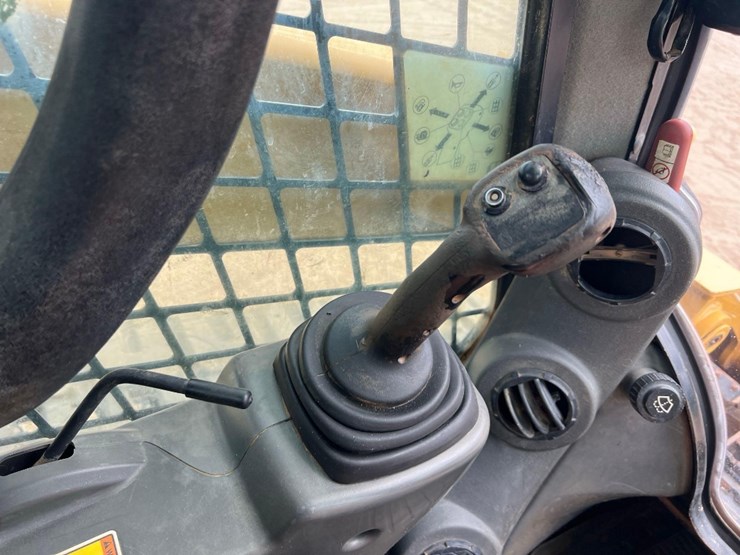 2016-caterpillar-289d-image-28
