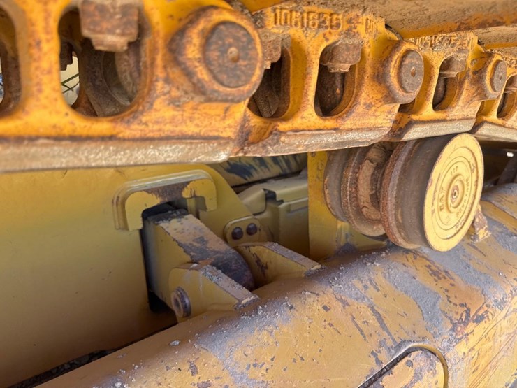 2017-caterpillar-d6k2-lgp-image-15