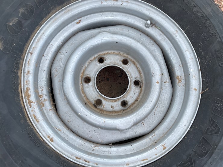 #15997-•-set-of-(4)-tires-on-steel-rims-image-5