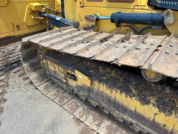 2017-caterpillar-d5-image-17
