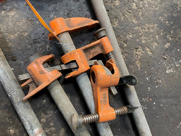 #8407-•-pipe-bender-and-clamps-image-4