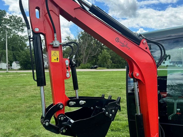 2025-cfg-industrial-qnt50r-mini-excavator-...-unused-image-9