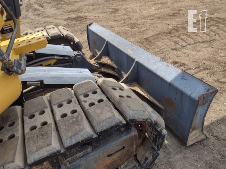 2019-deere-135g-image-24