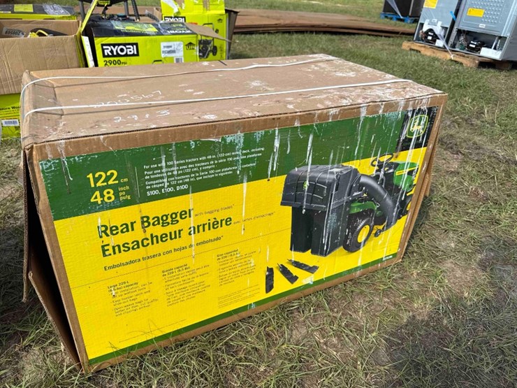 john-deere-48"-rear-bagger-image-1