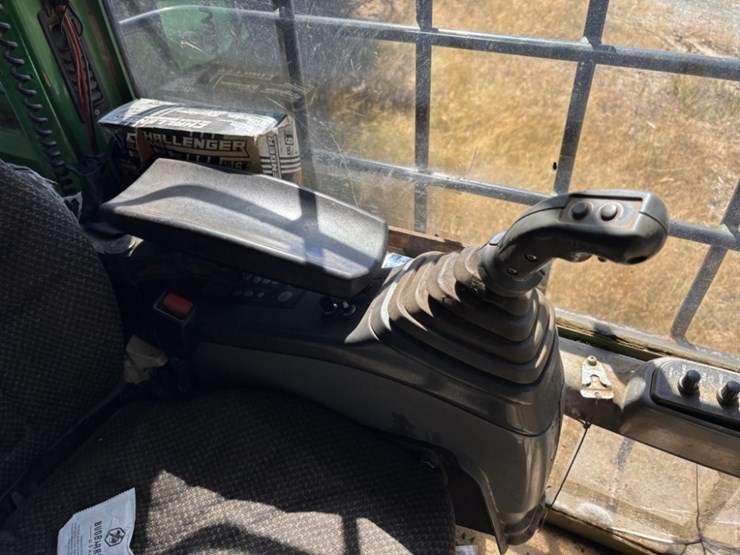 2013-deere-2954d-image-39