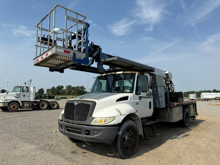 2005-international-durastar-4300-image-1