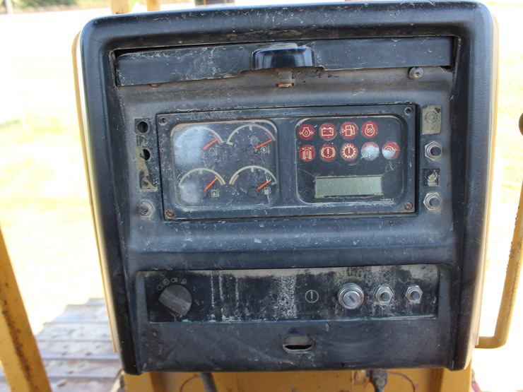caterpillar-d5m-xl-image-18